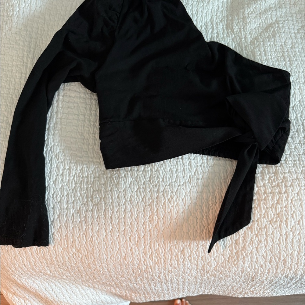 Black Long one sleeve with tie